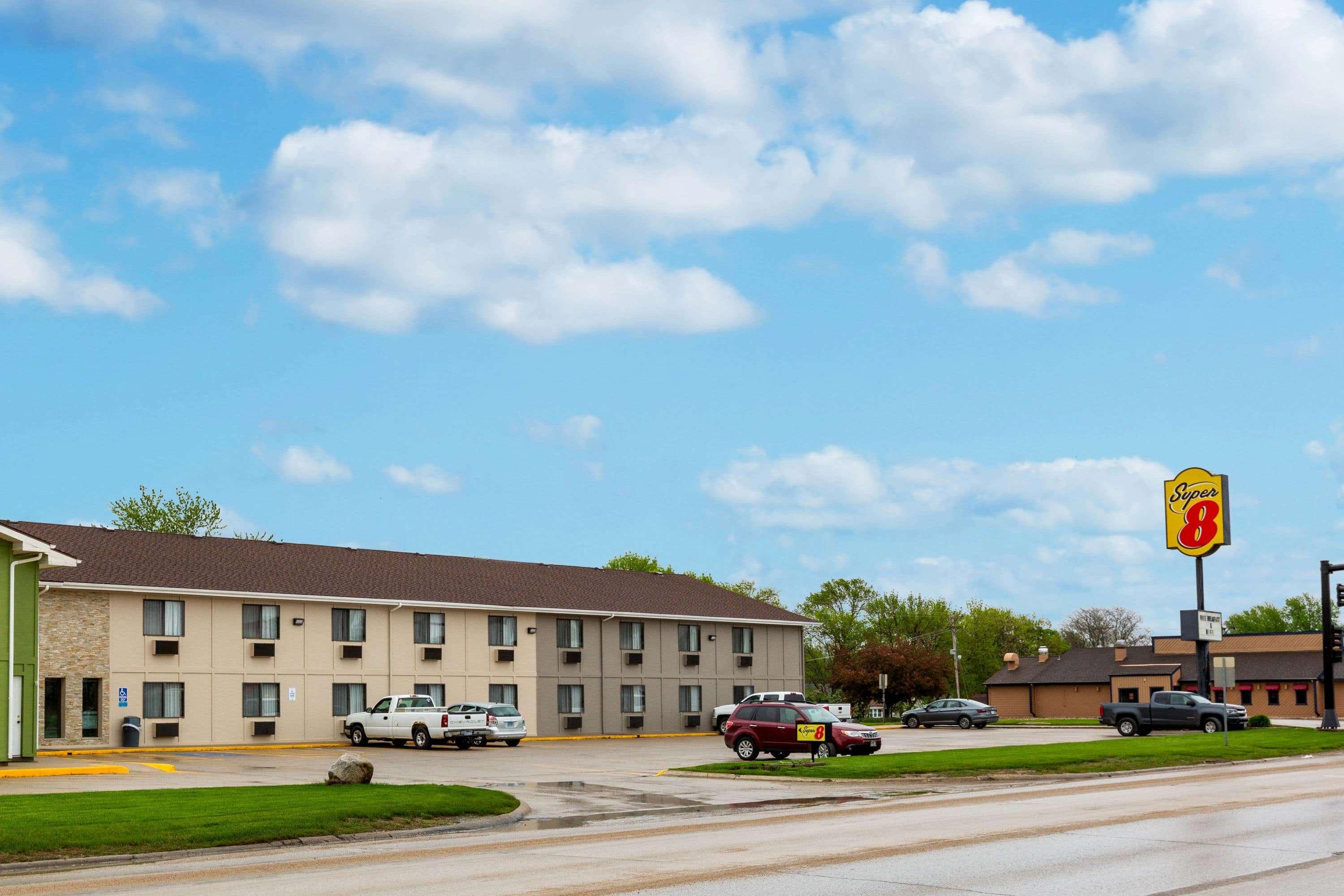 Super 8 By Wyndham Storm Lake Exterior foto